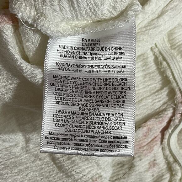 BCBGeneration Floral Faux Wrap Crop Top Womens Size XL Cream 3/4 Sleeve - Picture 7 of 8